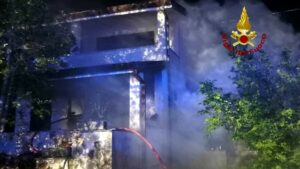 Incendio-nella-casa-del-Carso-anziano-di-75-anni-a-Cattinara