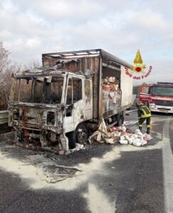 Incendio-A24-esplosione-tir-trasportante-detersivi