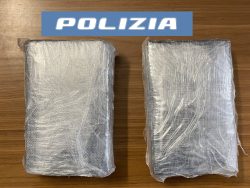 Da Calabria a Sicilia con 2kg di droga: arrestati 2 giovani