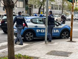 Scoperta a rubare in un negozio, 45enne segnalata a Catania.